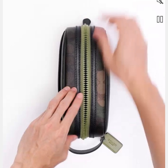 NWT Travel Kit In Signature Canvas With Camo Print And Coach Patch - Picture 5 of 5